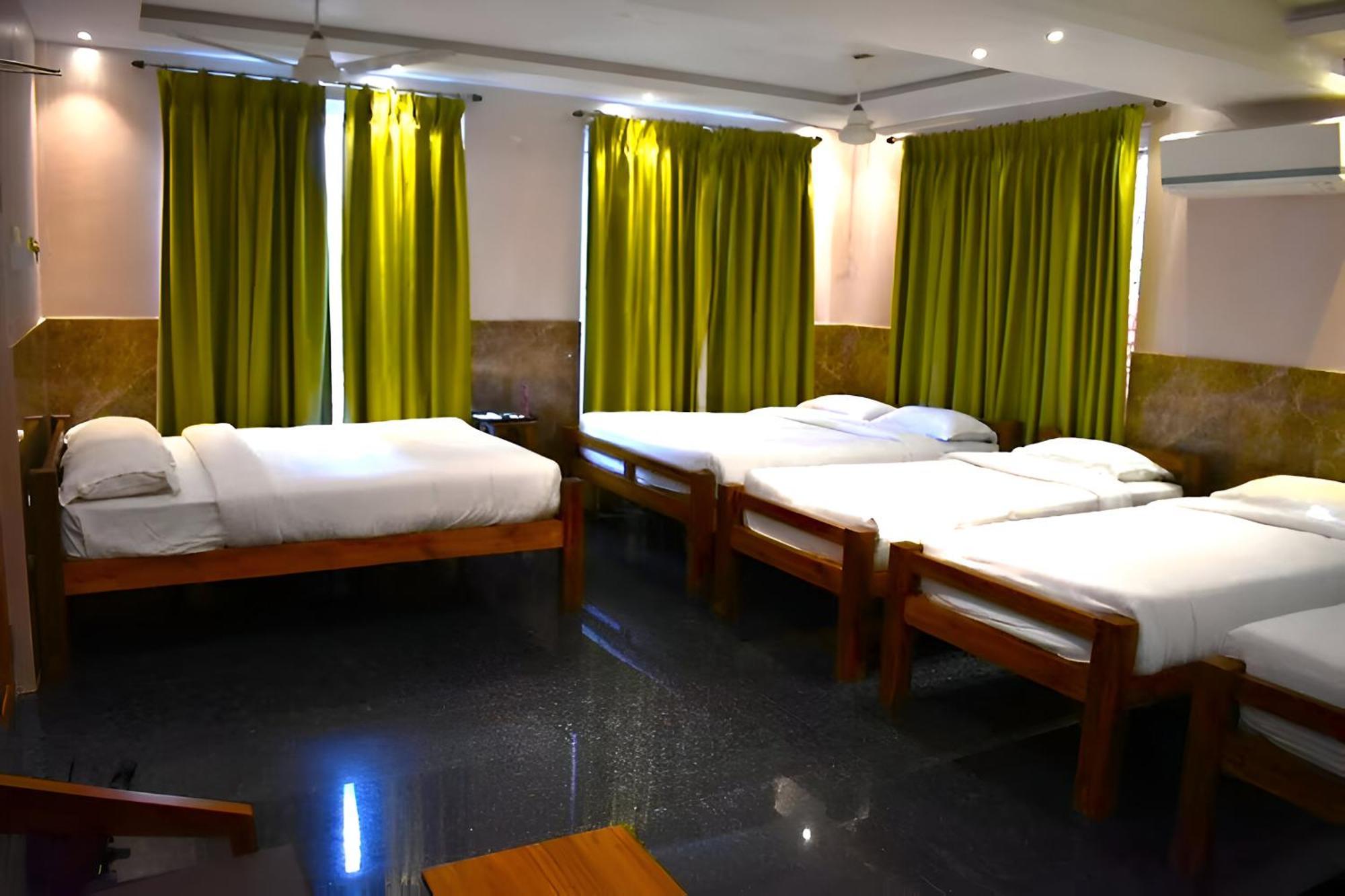 Le Holiday Inn Pondicherry Exterior foto