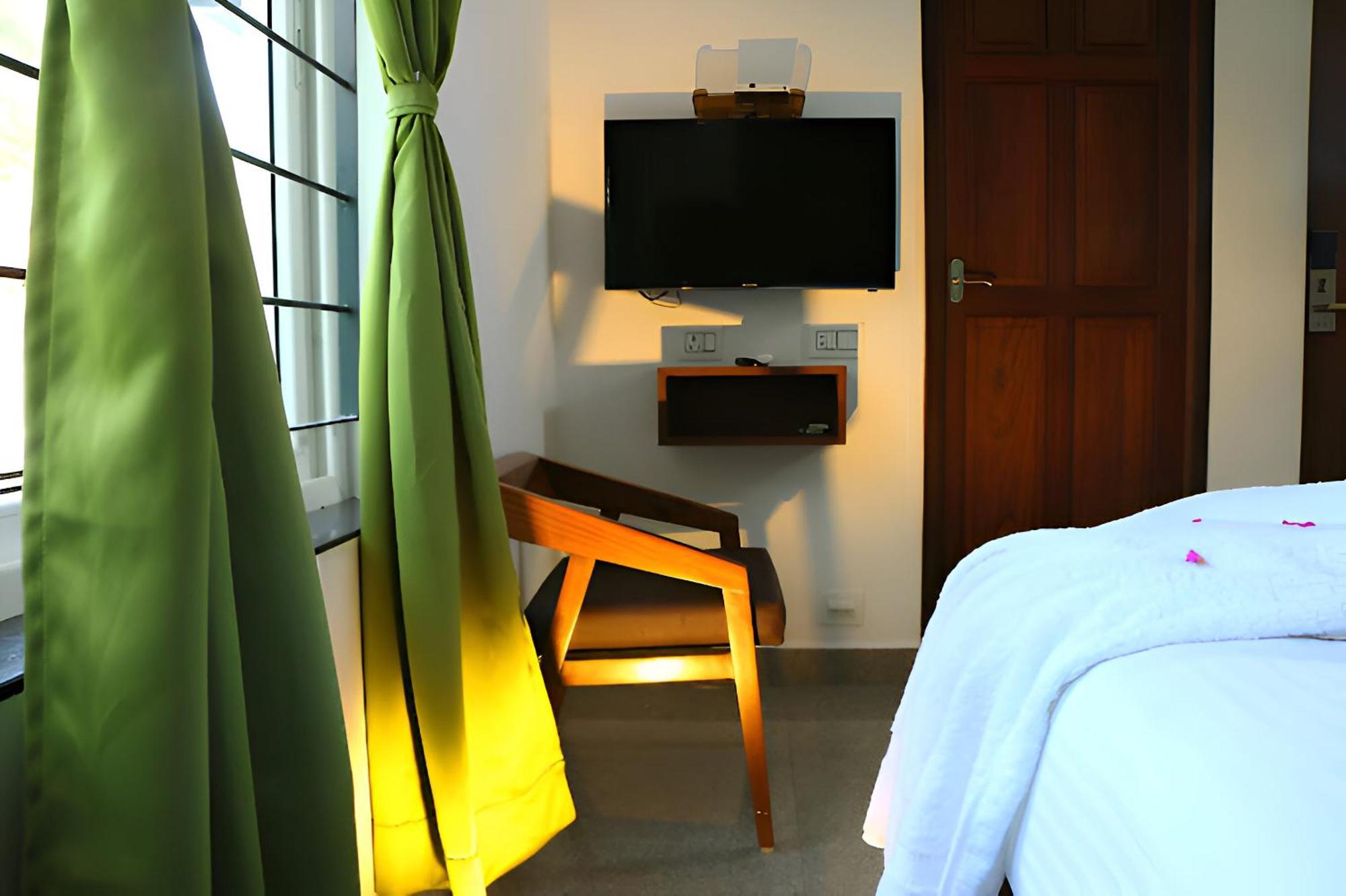 Le Holiday Inn Pondicherry Exterior foto